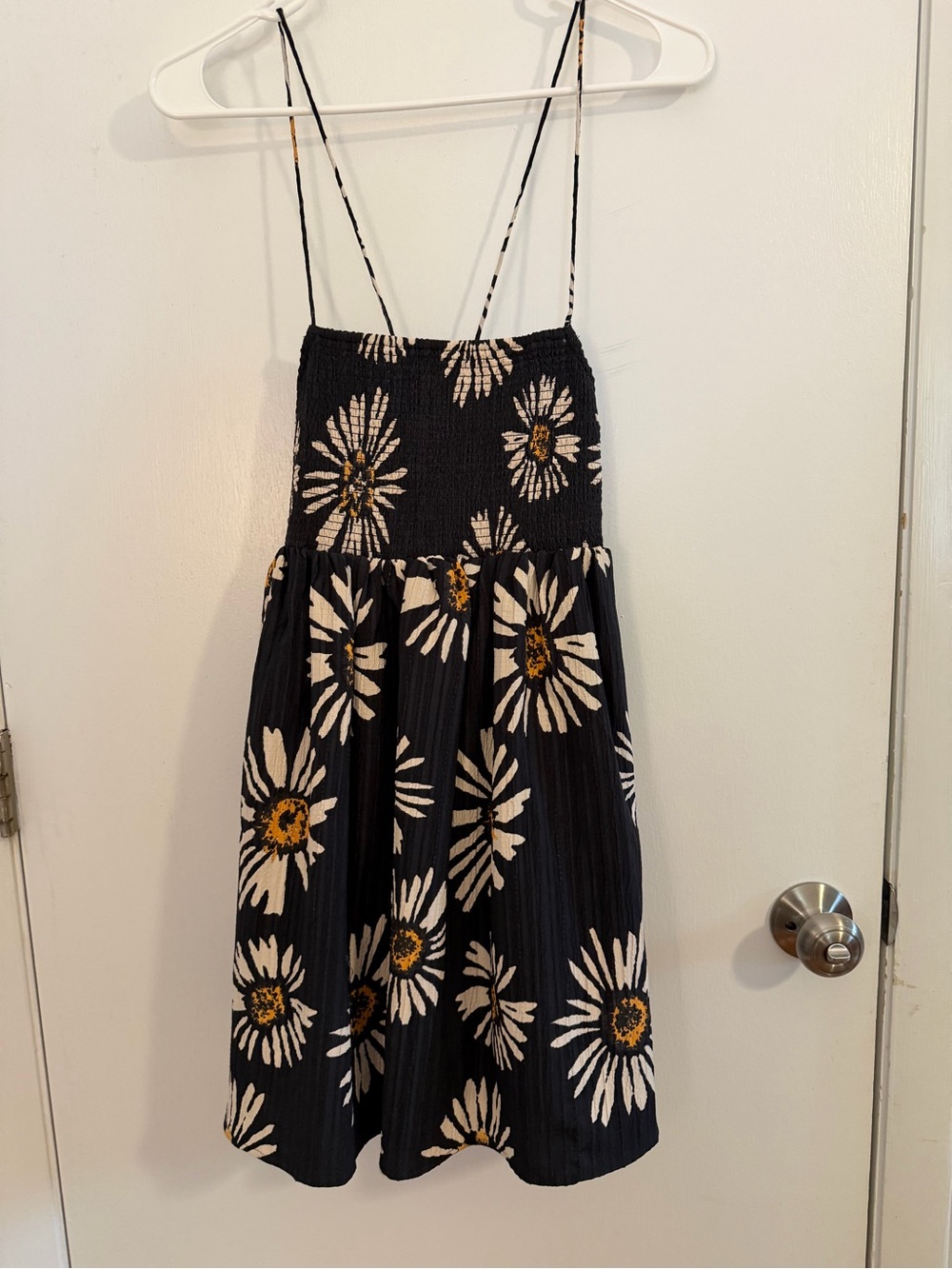 American Eagle Outfitters Black Daisy Print Midi Sundress